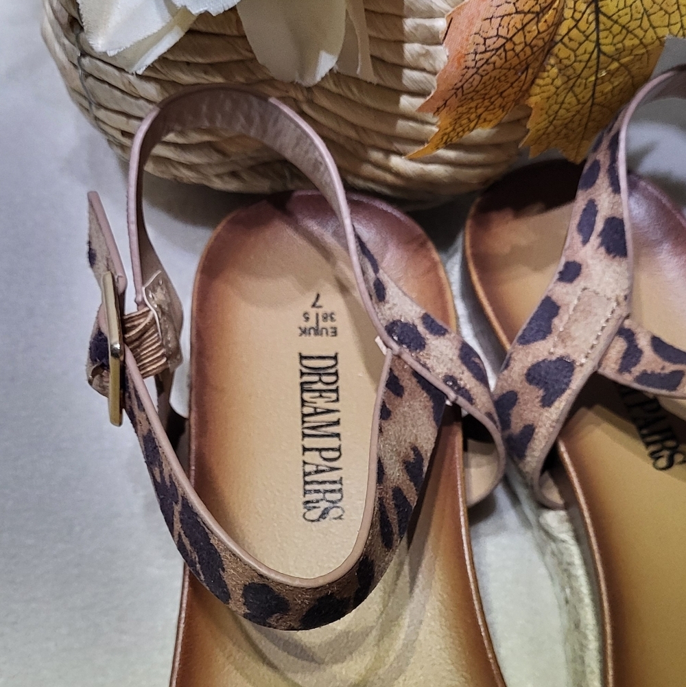 Dream Pairs NWOT Leopard Suede Print Espadrille Platform Sandals Size 7 - Picture 4 of 10